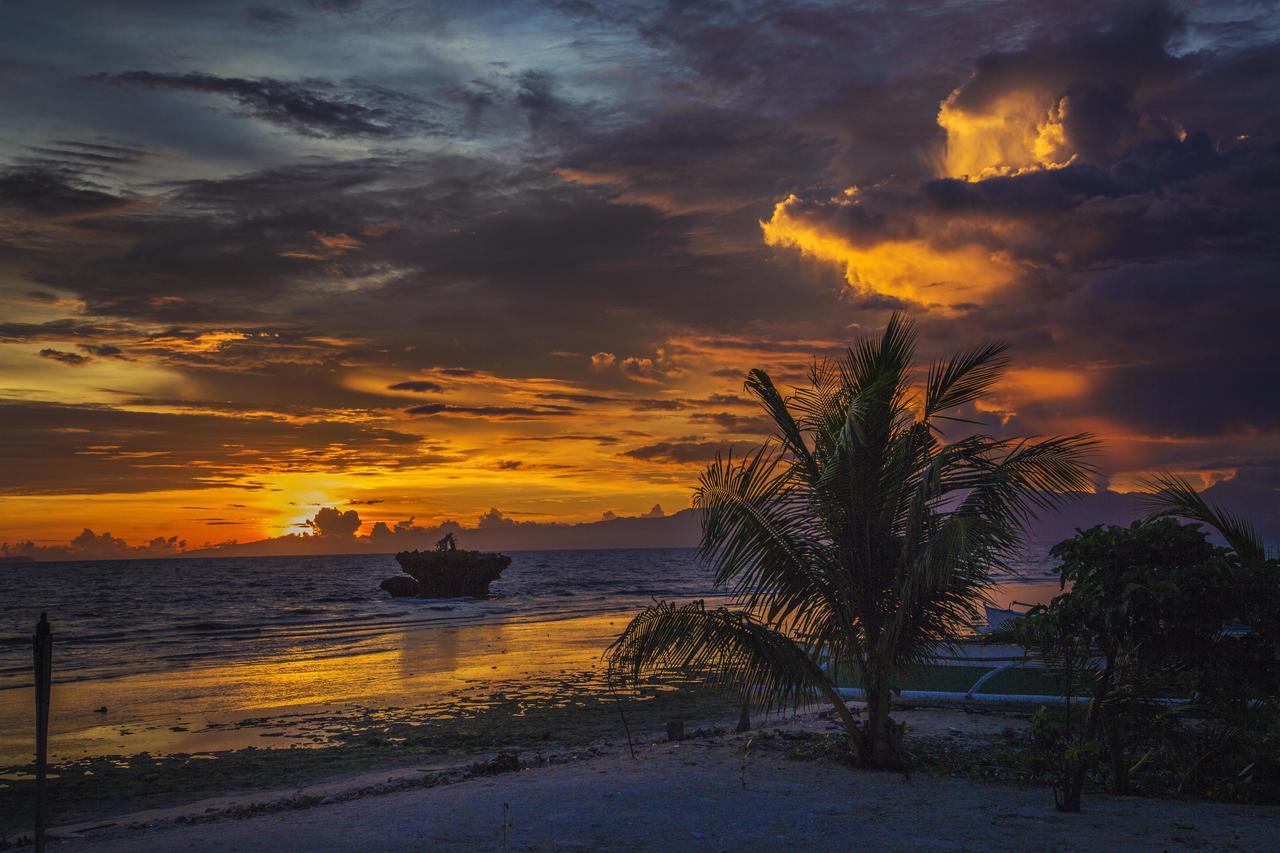 Salamangka Beach And Dive Resort San Juan  Buitenkant foto
